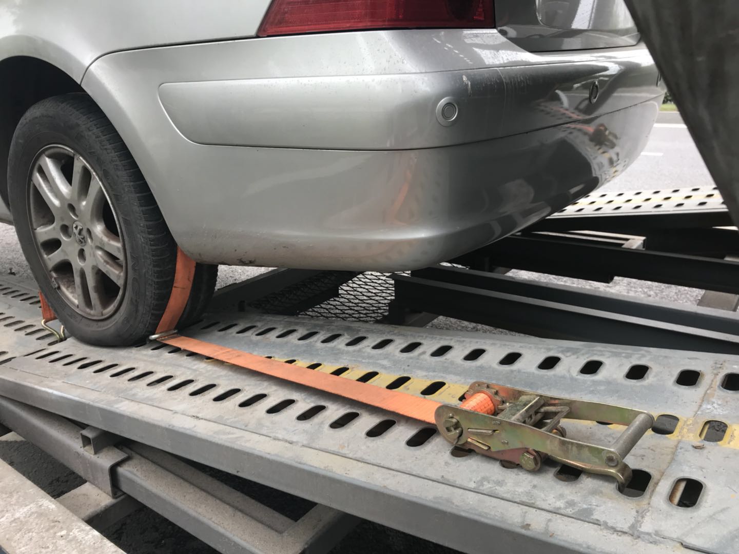 私家車托運(yùn)：輕松解決您的出行難題